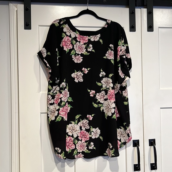 Misia size 3xl black rose blouse. Brand new. Never worn. - Picture 5 of 6